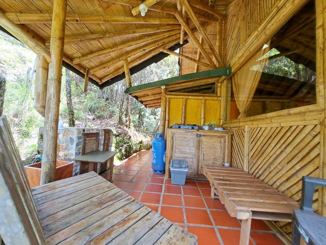 Hotel Guatape Adrianas Bambu Екстер'єр фото