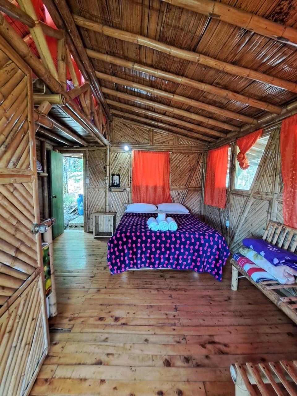 Hotel Guatape Adrianas Bambu Екстер'єр фото