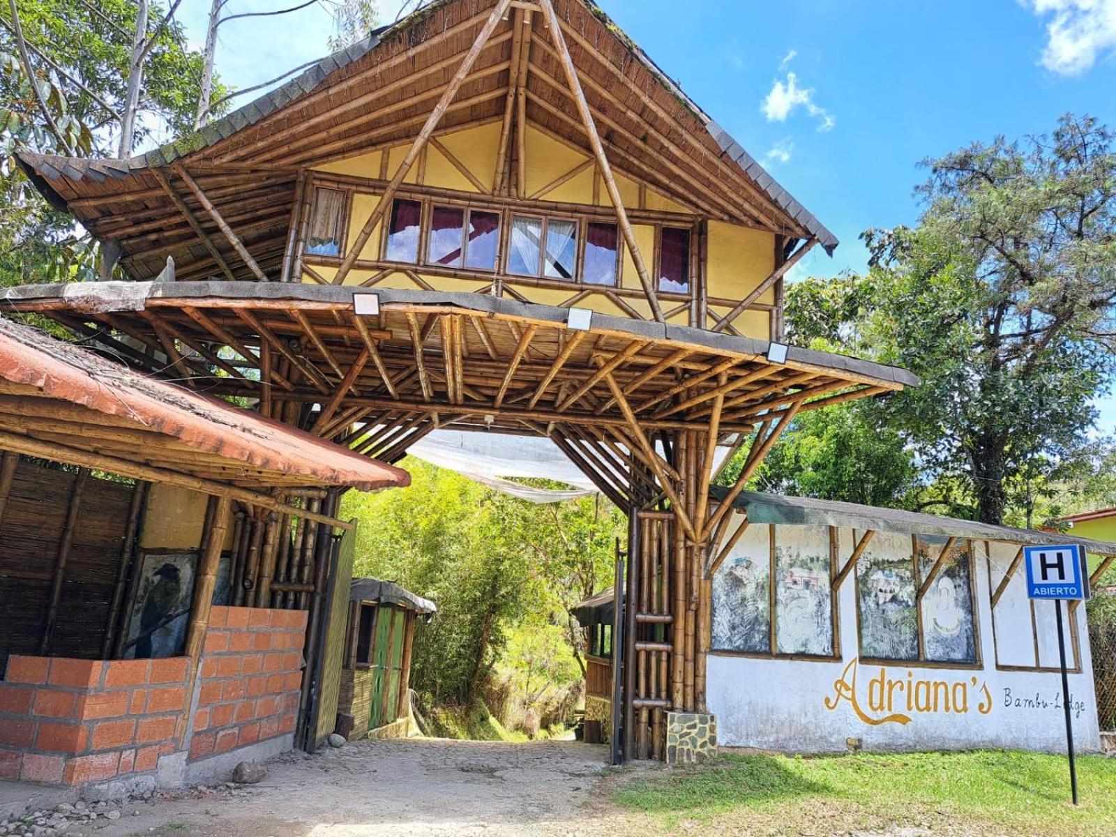 Hotel Guatape Adrianas Bambu Екстер'єр фото